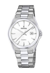 Montre en acier inoxydable argenté avec un cadran blanc, index des heures argentés, affichage de la date à 3 heures et un bracelet en métal maillé.