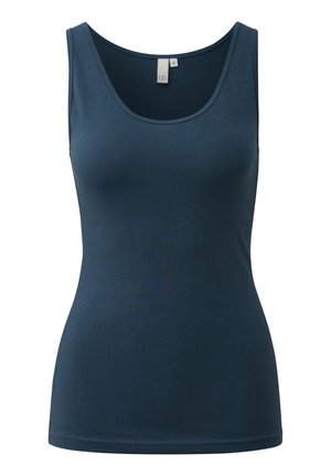 Ciemnoniebieski top na ramiączkach wykonany z gładkiego, elastycznego materiału. Charakteryzuje się szerokim dekoltem i dopasowanym krojem, z minimalną ilością szwów i brakiem wzorów.