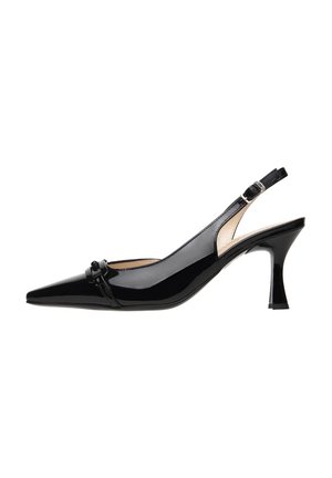 Schwarzer Lackleder-Slingback-Schuh mit spitzem Zehenbereich, kleinem Schleifenakzent und mittelhohem Absatz. Glatte Textur und elegantes Design.