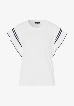 Bílá krátká halenka s krátkým rukávem, lemovaná volánky a dvěma námořnicky modrými pruhy na každém rukávu, kulatý výstřih a volný střih.