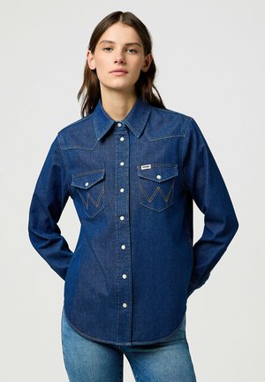Wrangler LONG SLEEVE WESTERN FOR REGULAR FIT - Blus - dark wash