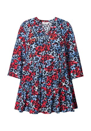 Rød og blå leopardmønster kjole med trekvartærmer, V-udskæring og lagdelt nederdel. Lavet af letvægtsstof.