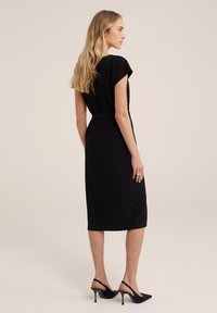 WE Fashion Dnevna obleka - black
