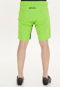Endurance JAMAL M 2 IN 1 RADSPORT BIKE FAHRRAD - Friluftsshorts - green flash