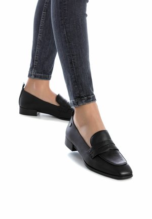 XTI Zapatos sin cordones - black