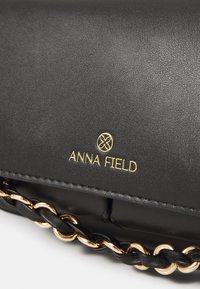 Anna Field Håndveske - black