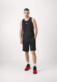 adidas Performance 3 STRIPES SHORT - Sporta šorti - black/better scarlet