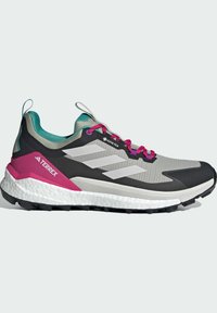 Adidas Terrex FREE GTX - Chaussures de marche - sesame   talc   real magenta