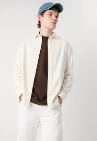 Calvin Klein Jeans REGULAR FIT SHIRT - Camicia - ivory