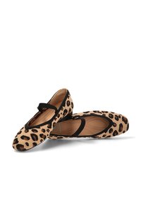Bailarinas con estampado de leopardo y ribete negro, con punta redondeada y un tejido suave y texturizado para mayor comodidad.