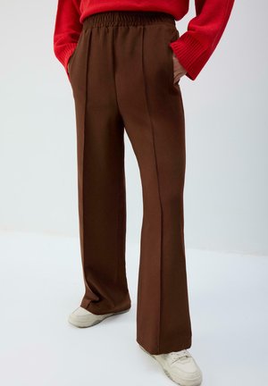 PLEATED WITH ELASTIC WAIST - Broek - brown