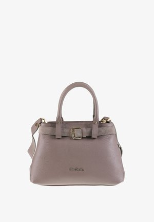 Borsa a mano in pelle grigia con una forma strutturata, due manici corti, tracolla regolabile e un dettaglio in bronzo sulla parte anteriore.