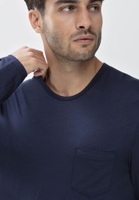 mey Pyjamashirt - yacht blue