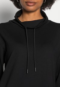 someday. QEIBO - Vestido de malha - black