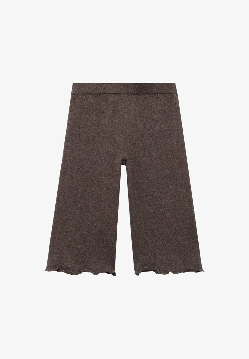 Pantalons court en maille brune avec un design à jambe large, présentant une taille lisse et des bords festonnés aux ourlets.