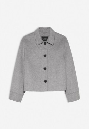 Grau meliertes, kurzes Wolljackett mit Kragen, ausgestattet mit sechs schwarzen Knöpfen an der Vorderseite und klaren Linien, die eine strukturierte Silhouette bieten.