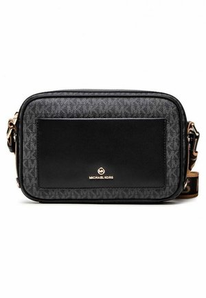 Mała prostokątna czarna torba Michael Kors na ramię z wzorem logo, przednią kieszenią, złotym logo i regulowanym paskiem ze złotym okuciem.