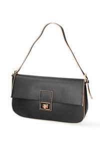 Borsa a tracolla in pelle nera con un design strutturato, hardware in tonalità oro e chiusura a pattina. Presenta un bordo a contrasto di colore crema e una tracolla regolabile.