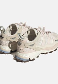 adidas Originals Trainers - pink