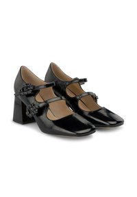 Zapatos de charol negros tipo Mary Jane con dos correas ajustables, punta cuadrada y un tacón grueso, con herrajes decorativos en las correas.