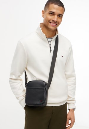 Tommy Hilfiger, FOUNDATION MINI REPORTER - Ülerinna-kott - black
