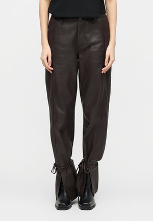 BELLA - Leren broek - deep brown