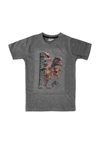 T-shirt in cotone grigio scuro con una grafica di tre dinosauri e il testo "JURASSIC WORLD" con un accento del logo nell'angolo in basso a destra.