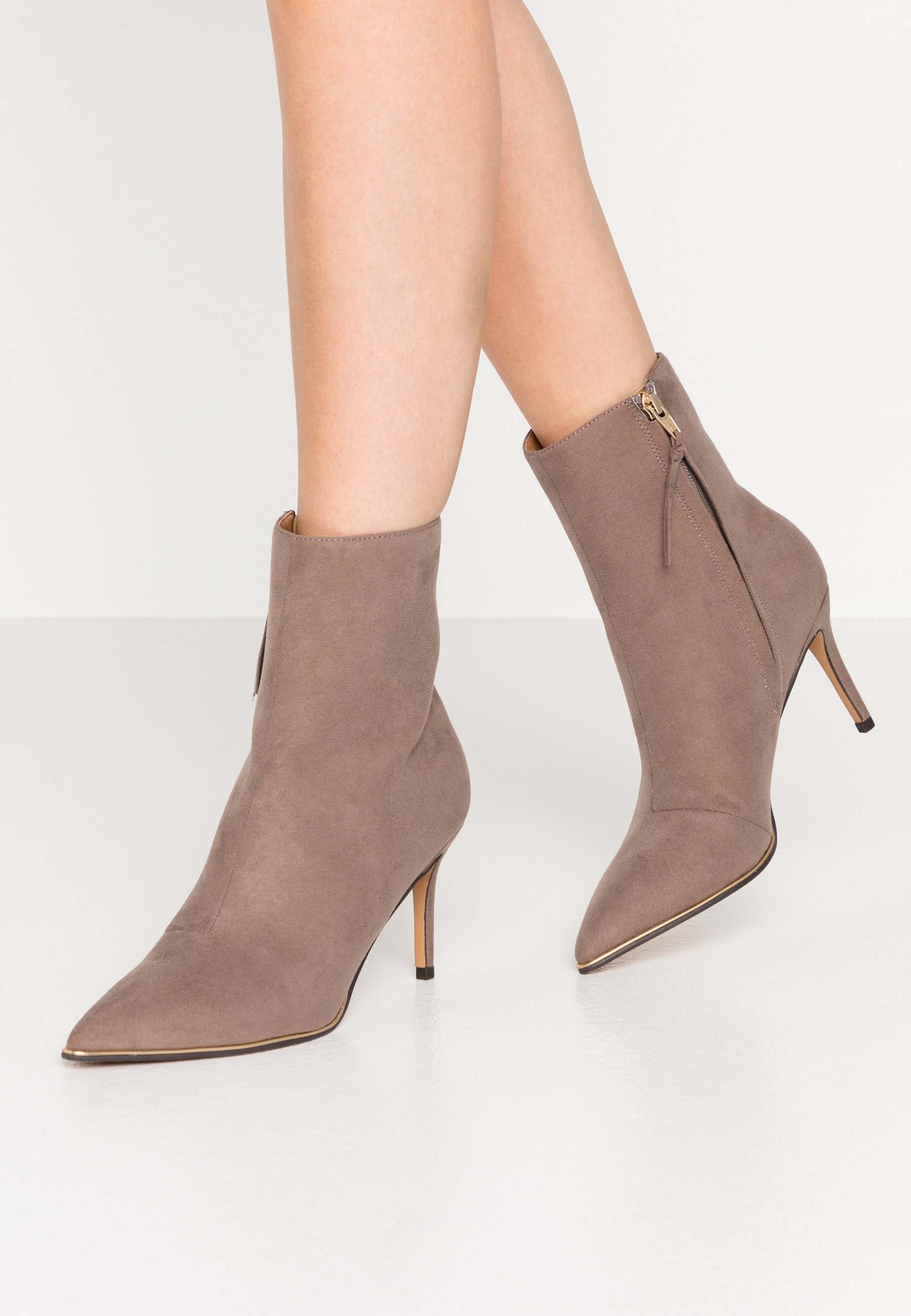 anna field ankle boot nude