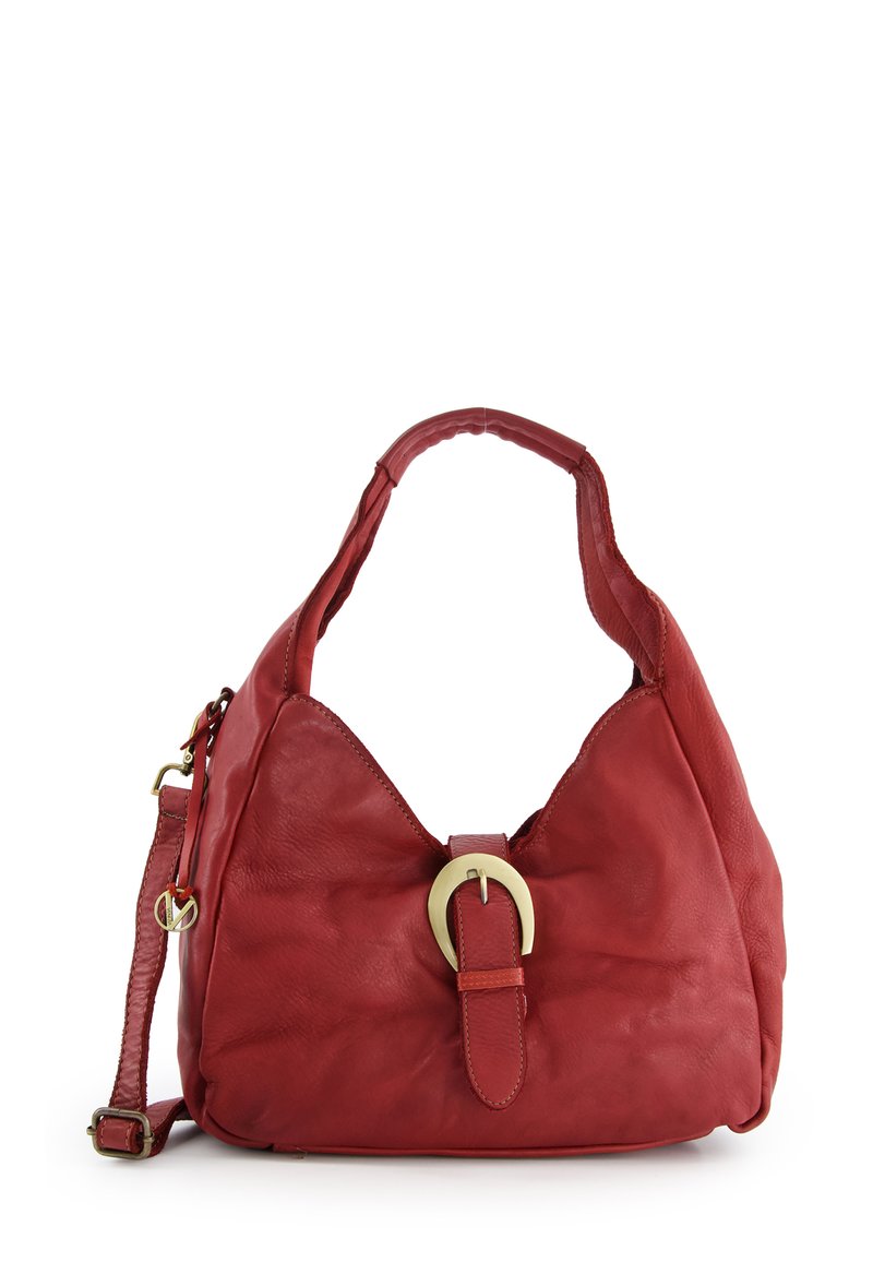 Rød læder hobo-taske med en struktureret overflade, der har et guld metal spænde som accent og en aftagelig rem til brug som crossbody.