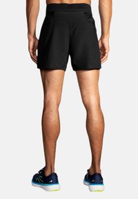 Brooks SHERPA 5" 2-IN-1 SHORT - Sportovní kraťasy - black