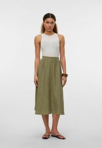 Vero Moda VMMELANEY BUTTON CALF - Krilo A-kroja - laurel wreath