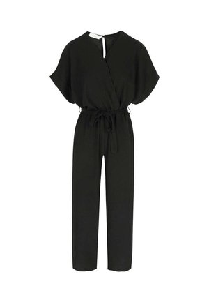 Zwarte jumpsuit met korte mouwen, overslag aan de voorkant, taillekoord en rechte pijpen, weergegeven op een witte achtergrond.