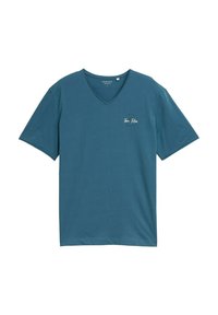 Teal V-kauluspaita, joka on valmistettu pehmeästä puuvillasta, lyhyillä hihoilla ja pienellä valkealla logolla vasemmassa rinnassa. Yksinkertainen, rento muotoilu.