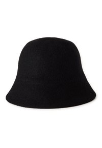 Czarny filcowy kapelusz typu bucket z zaokrągloną koroną i szerokim, opadającym rondem. Gładka tekstura, jednolity kolor bez widocznych wzorów ani zdobień.