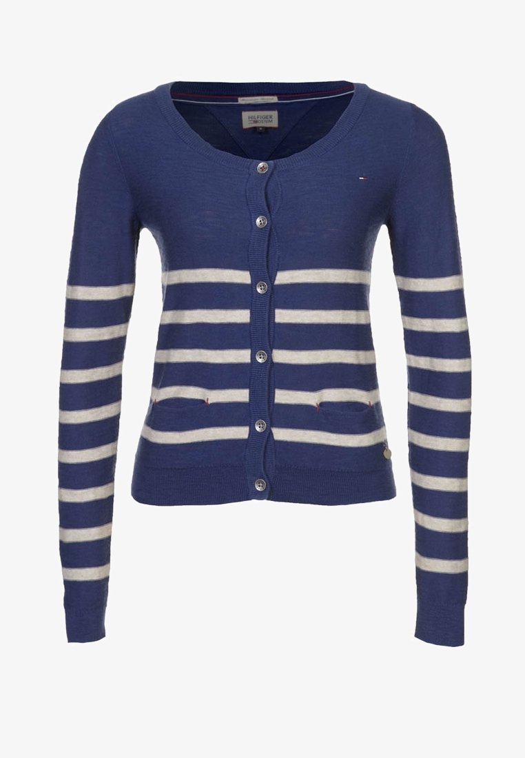 Cardigan blu navy con strisce orizzontali bianche, in maglia, con maniche lunghe, chiusura con bottoni e due tasche frontali.