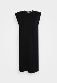 Czarna sukienka bez rękawów o prostym kroju, z wysokim dekoltem i białym logo "KARL LAGERFELD" na kołnierzu.