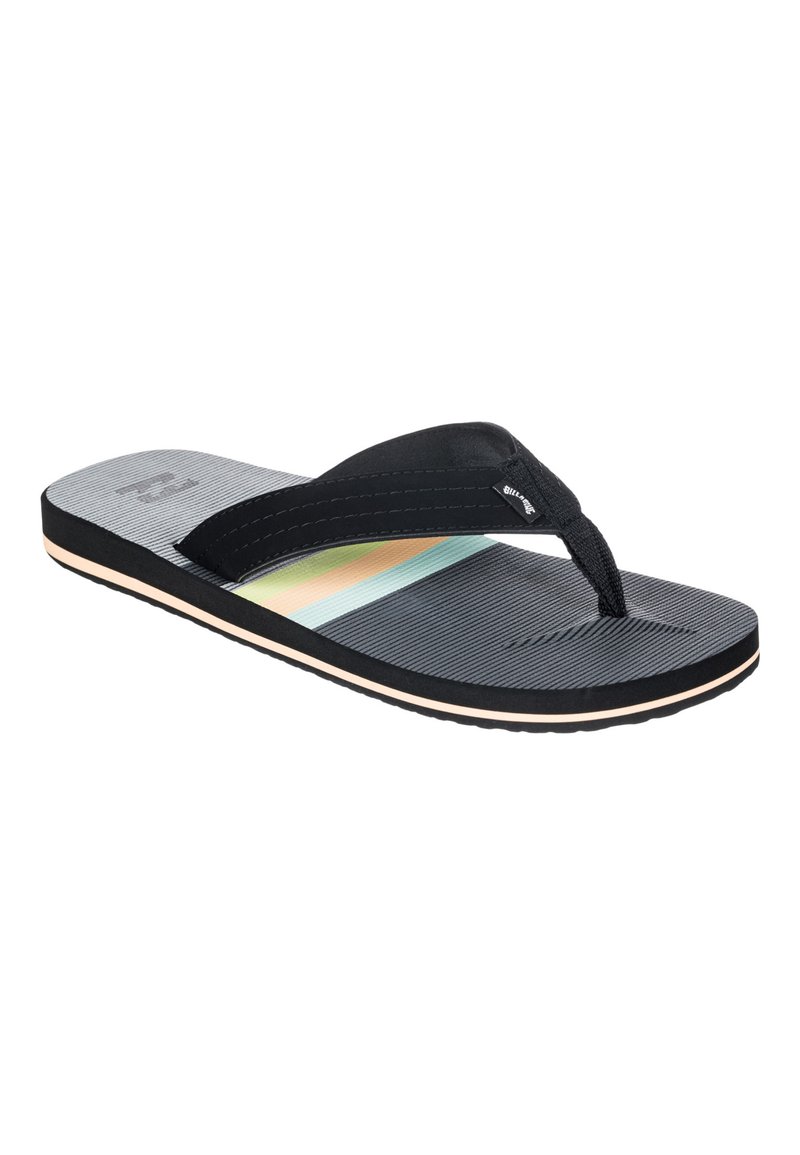 Tongs noires avec une sangle texturée et une semelle intérieure à motifs multicolores comprenant des rayures vertes, jaunes et bleues. Semelle en caoutchouc.