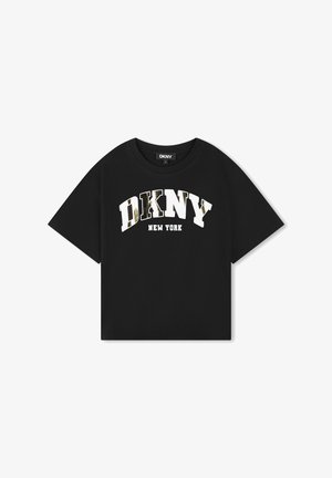 T-shirt noir en coton à manches courtes, présentant un graphique "DKNY NEW YORK" en blanc et or métallique sur le devant.