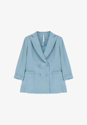 Blazer doppiopetto azzurro chiaro con ampi risvolti, due tasche frontali e maniche arrotolate a tre quarti.