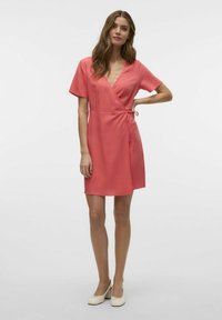 Vero Moda VMMYMILO KURZES - Vardagsklänning - dubarry