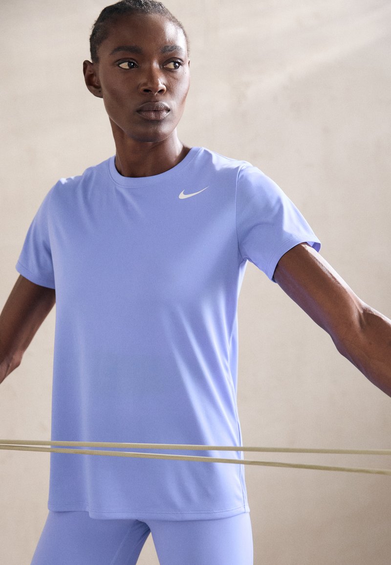 Nike Performance TEE - Camiseta deportiva - royal pulse
