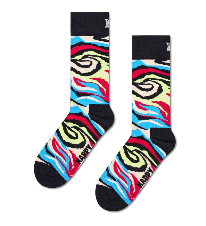 Kolorowe skarpetki z wirującymi wzorami w czerwieni, niebieskim, zielonym i czarnym na kremowym tle. Materiał wydaje się miękki, z ciemnym paskiem na górze.