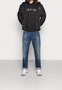 Calvin Klein Jersey con capucha - black