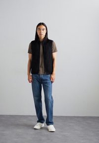 J.LINDEBERG DUNCAN - Veste sans manches - black