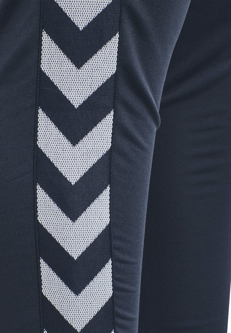 Damen Sportbekleidung | Hummel NELLY TAPERED Jogginghose blue nights/dunkelblau - GJ46797 Damen Sportbekleidung | Hummel NELLY TAPERED Jogginghose blue nights/dunkelblau - GJ46797