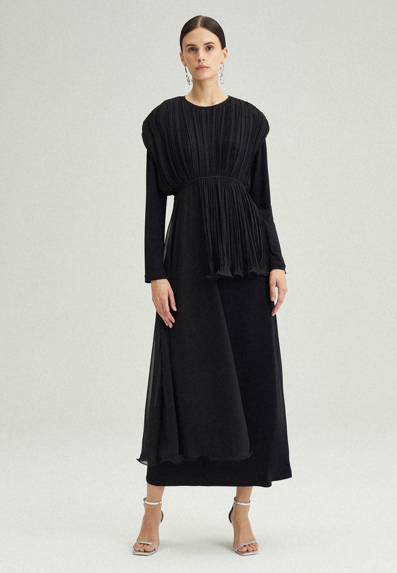 Touché Privé - ASYMMETRIC O-PLEATED  - Tunikaer - black, Forstør