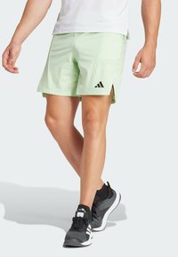 adidas Performance Pantalón corto de deporte - semi green spark