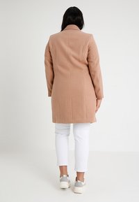 Vero Moda Curve Abrigo clásico - beige