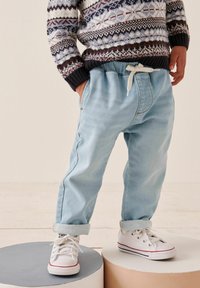 Next WITH COMFORT STRETCH  - Sirgete säärtega teksad - light wash