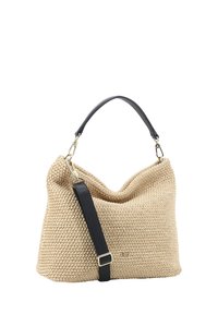 Beige geweven handtas met een slungelige vorm, schouderriem van zwart leer en gouden accenten. Gestructureerd, ruim interieurontwerp.